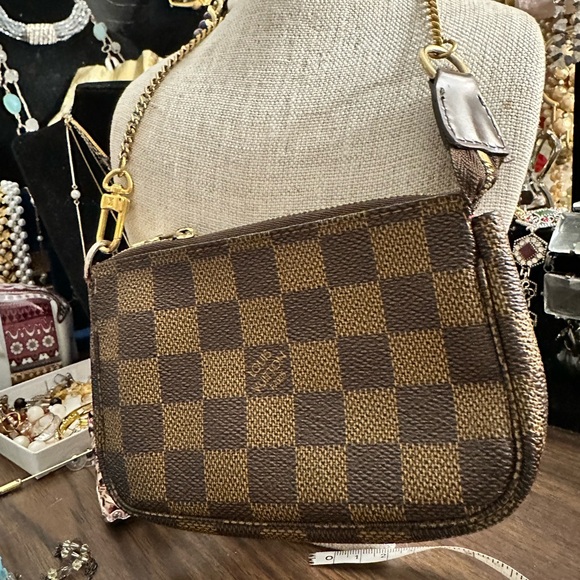 Louis Vuitton Handbags - Authentic LV 2008 Checkered Brown Designer Shoulder Bag pouch